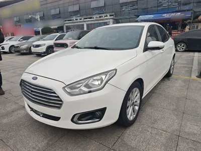 Ford Escort · 2015 год