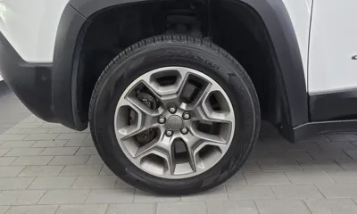 Jeep Cherokee 2020, 74949 км, за 12859.39 USD