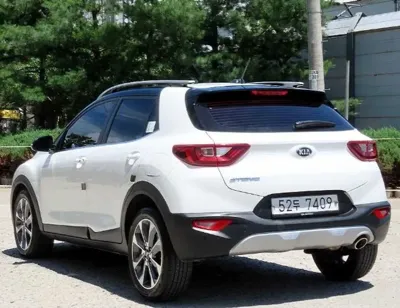 Kia Stonic 2018, 102491 км, за 6940.78 USD