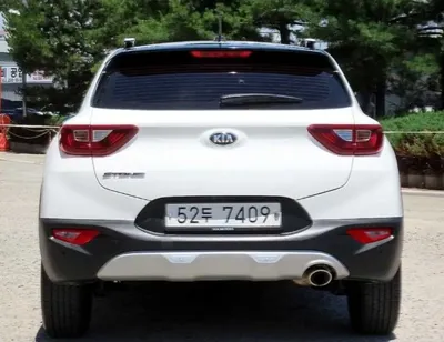 Kia Stonic 2018, 102491 км, за 6940.78 USD
