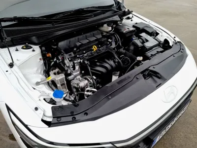 Hyundai Avante 2024, 54200 км, за 9686.01 USD - фото 18