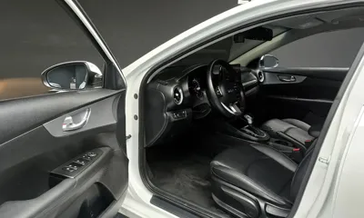 Kia K3 2022, 76436 км, за 11152.68 USD - фото 11