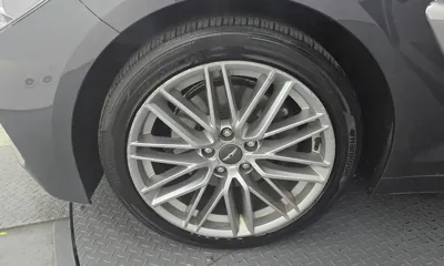 Genesis G70 2019, 130071 км, за 10063.14 USD