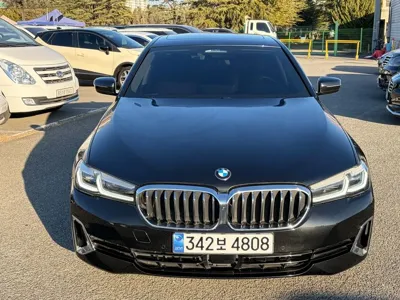 BMW 5-Series 2023, 35700 км, за 25761.48 USD