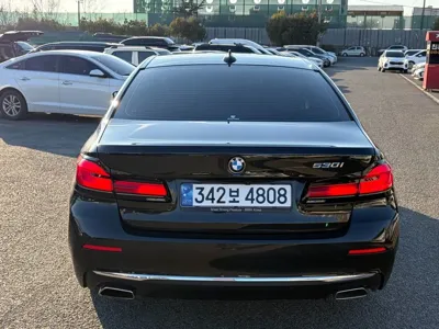 BMW 5-Series 2023, 35700 км, за 25761.48 USD