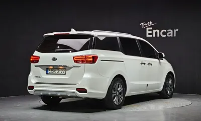 Kia Canival 2020, 67758 км, за 10018.22 USD