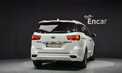 Kia Canival 2020, 67758 км, за 10018.22 USD