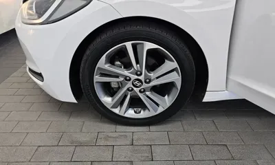 Hyundai Avante 2018, 82330 км, за 5798.05 USD