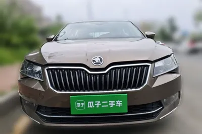 Skoda Superb 2016, 88600 км, за 7263 USD