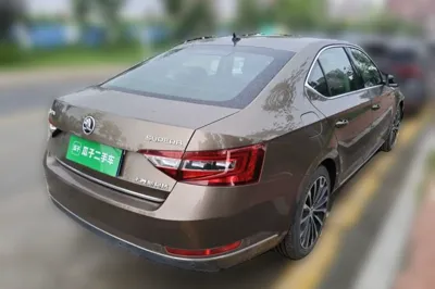 Skoda Superb 2016, 88600 км, за 7263 USD