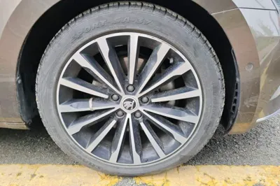 Skoda Superb 2016, 88600 км, за 7263 USD