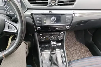 Skoda Superb 2016, 88600 км, за 7263 USD - фото 10