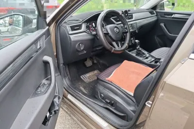 Skoda Superb 2016, 88600 км, за 7263 USD - фото 13