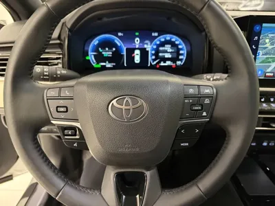 Toyota Camry 2025, 3440 км, за 28741.32 USD - фото 11