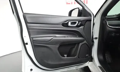 Jeep Compass 2022, 41527 км, за 14651.29 USD - фото 24