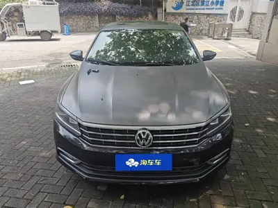 Volkswagen Passat 2017, 76400 км, за 9299.41 USD