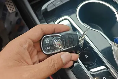 Buick Regal 2020, 76200 км, за 12728 USD - фото 23