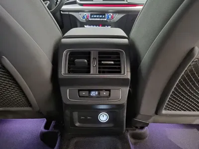 Audi Q5L Sportback 2022, 42300 км, за 28596.96 USD - фото 23