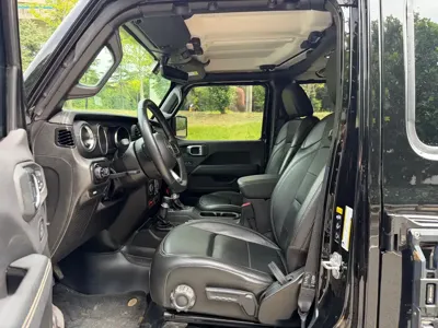 Jeep Gladiator 2023, 26000 км, за 40271.66 USD