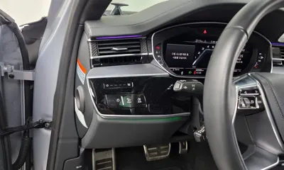 Audi S8 2020, 40988 км, за 53761.32 USD - фото 30