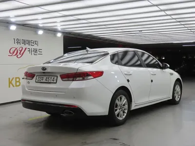 Kia K5 2016, 165387 км, за 2953.92 USD