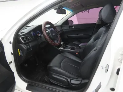 Kia K5 2016, 165387 км, за 2953.92 USD