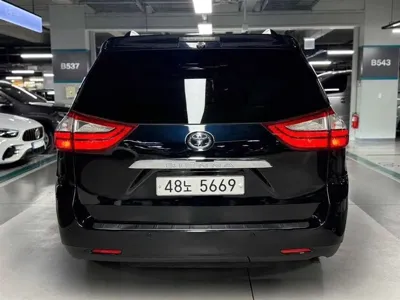 Toyota Sienna 2017, 213816 км, за 10824.47 USD