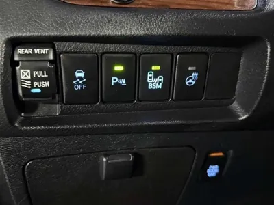 Toyota Sienna 2017, 213816 км, за 10727.31 USD - фото 13