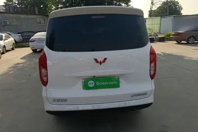 Wuling Hongguang New Energy 2025, 10300 км, за 11309 USD