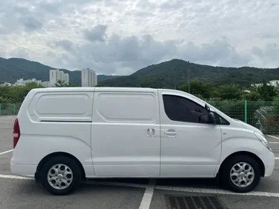 Hyundai Starex 2014, 204000 км, за 4266.77 USD