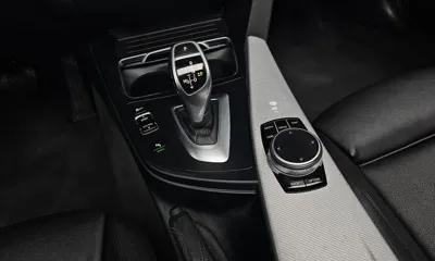 BMW 3-Series 2018, 78970 км, за 9844.73 USD - фото 9