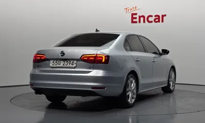 Volkswagen Jetta 2015, 62613 км, за 4620.57 USD