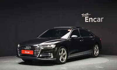 Audi A8 · 2018 год