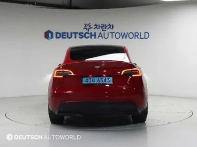 Tesla Model Y 2023, 61931 км, за 28160.69 USD