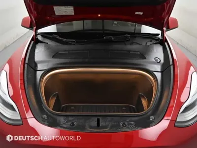 Tesla Model Y 2023, 61931 км, за 28160.69 USD - фото 6