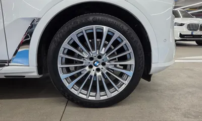 BMW X7 2026, 6660 км, за 76221.54 USD