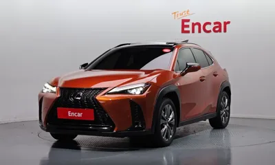 Lexus UX · 2024 год