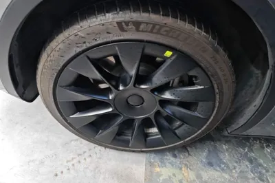 Tesla Model Y 2024, 27500 км, за 31725 USD - фото 10