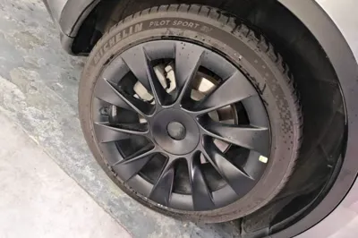 Tesla Model Y 2024, 27500 км, за 31725 USD - фото 11