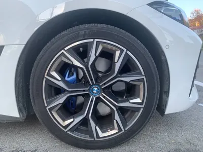 BMW i4 2024, 48000 км, за 17642.85 USD - фото 7