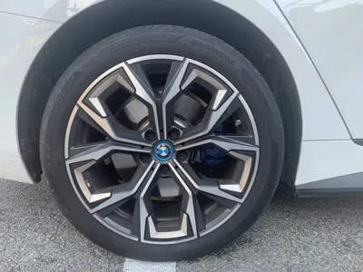 BMW i4 2024, 48000 км, за 17642.85 USD - фото 8