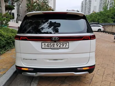 Kia Canival 2021, 19610 км, за 18755.71 USD