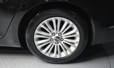 Kia K7 2013, 144131 км, за 2866.45 USD