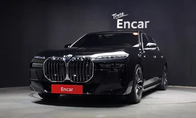 BMW i7 · 2024 год