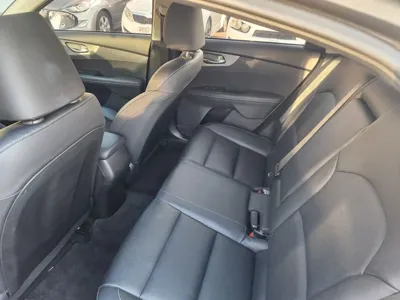 Kia K3 2021, 75158 км, за 9321.26 USD - фото 10