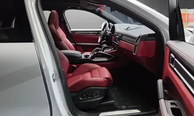 Porsche Cayenne 2023, 37932 км, за 86970.73 USD - фото 26