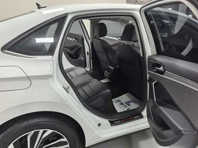 Volkswagen Sagitar 2021, 54000 км, за 9681.98 USD - фото 14