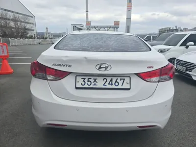 Hyundai Avante 2013, 241641 км, за 1889.25 USD