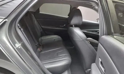 Hyundai Avante 2023, 79565 км, за 8515.89 USD - фото 19