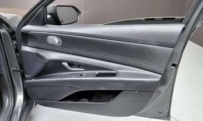 Hyundai Avante 2023, 79565 км, за 8515.89 USD - фото 24